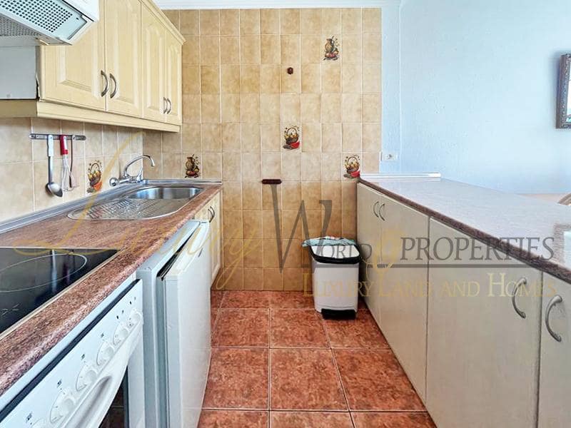 1 makuuhuone Asunto myytävänä paikassa Costa Adeje mukana uima-altaan - 279 000 € (Ref: 7863036)