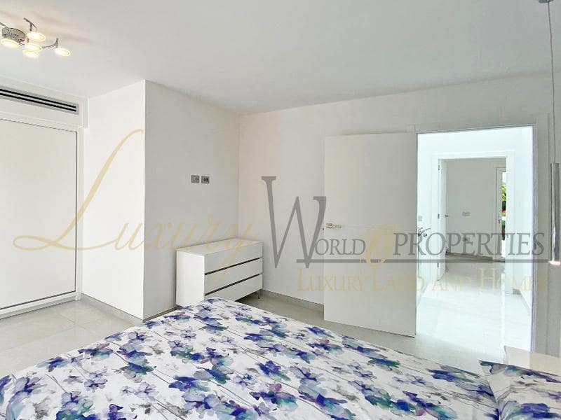 3 soveværelse Villa til salg i Costa Adeje med swimmingpool - € 1.400.000 (Ref: 7877479)