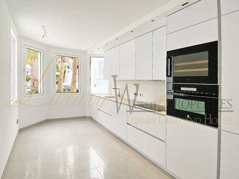 3 soveværelse Villa til salg i Costa Adeje med swimmingpool - € 1.400.000 (Ref: 7877479)