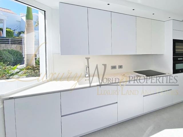 3 Zimmer Villa zu verkaufen in Playa Fañabe, Adeje mit Pool - 1.400.000 € (Ref: 7877479)