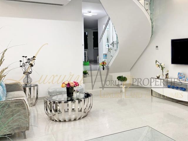 3 Zimmer Villa zu verkaufen in Playa Fañabe, Adeje mit Pool - 1.400.000 € (Ref: 7877479)