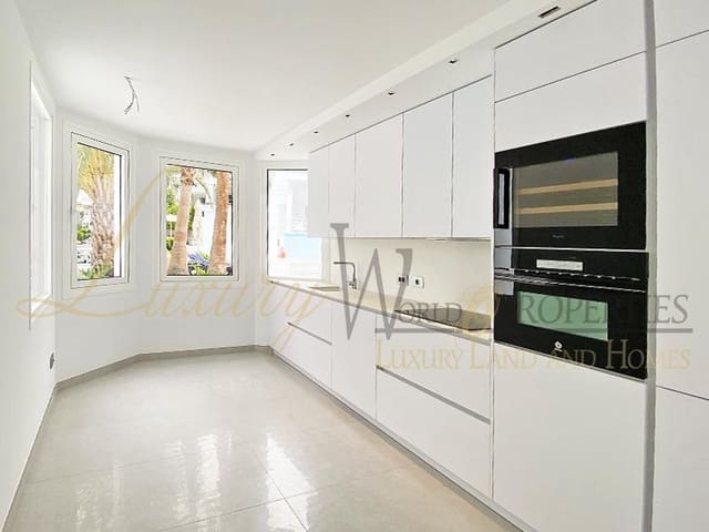 3 Zimmer Villa zu verkaufen in Playa Fañabe, Adeje mit Pool - 1.400.000 € (Ref: 7877479)
