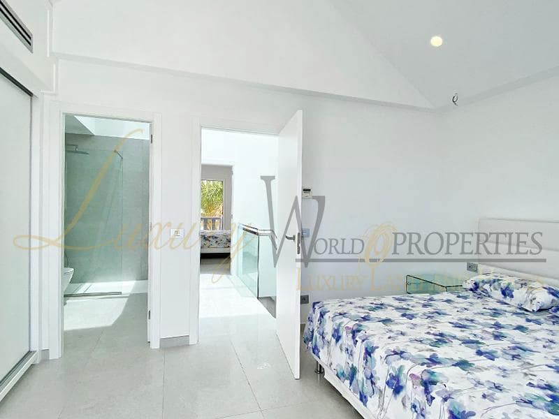 3 soveværelse Villa til salg i Costa Adeje med swimmingpool - € 1.400.000 (Ref: 7877479)