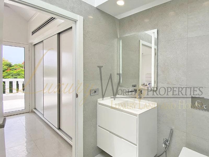 3 soveværelse Villa til salg i Costa Adeje med swimmingpool - € 1.400.000 (Ref: 7877479)