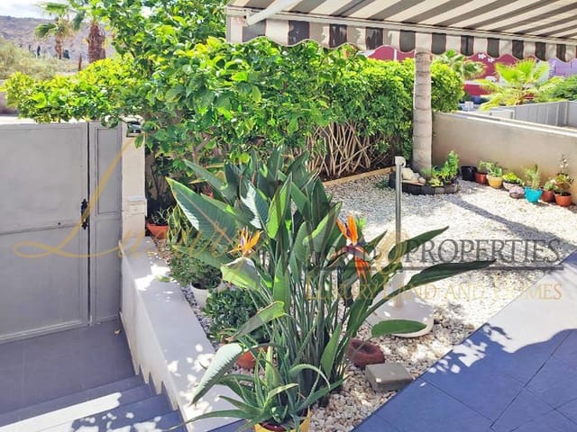 2 chambre Villa/Maison à vendre à Casco Urbano, Adeje avec garage - 550 000 € (Ref: 7889697)