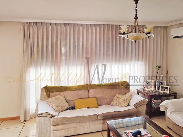 2 chambre Villa/Maison à vendre à Casco Urbano, Adeje avec garage - 550 000 € (Ref: 7889697)