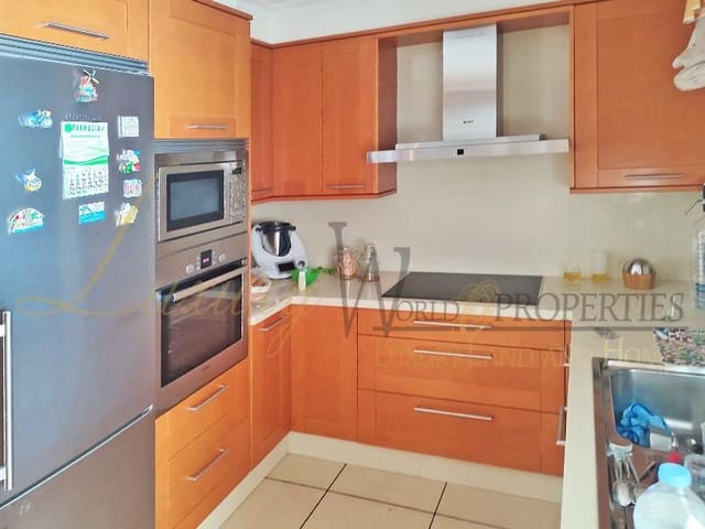2 chambre Villa/Maison à vendre à Casco Urbano, Adeje avec garage - 550 000 € (Ref: 7889697)