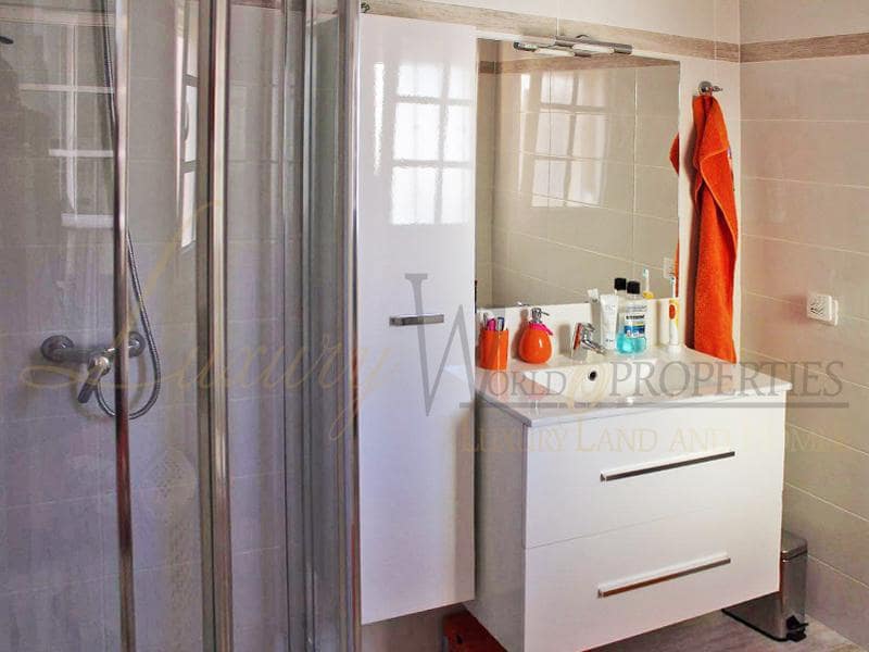 3 soveværelse Villa til salg i Costa Adeje med swimmingpool garage - € 885.000 (Ref: 7904357)