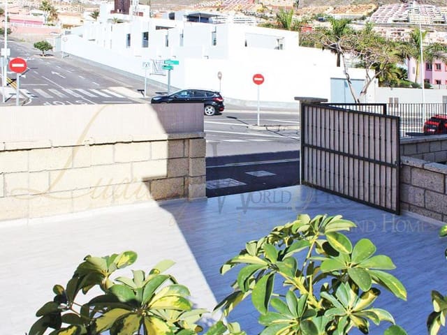 3 soveværelse Villa til salg i Playa de Fañabé Alto, Adeje med swimmingpool garage - € 885.000 (Ref: 7904357)