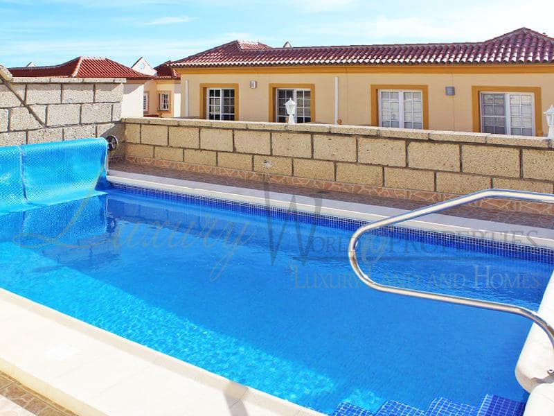 3 soveværelse Villa til salg i Costa Adeje med swimmingpool garage - € 885.000 (Ref: 7904357)