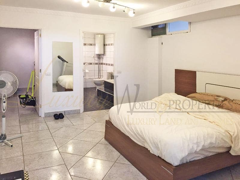 3 soveværelse Villa til salg i Costa Adeje med swimmingpool garage - € 885.000 (Ref: 7904357)