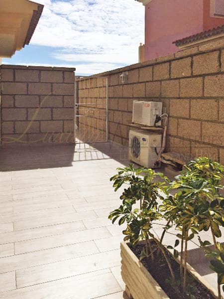 3 bedroom Villa for sale in Costa Adeje with pool garage - € 885,000 (Ref: 7904357)