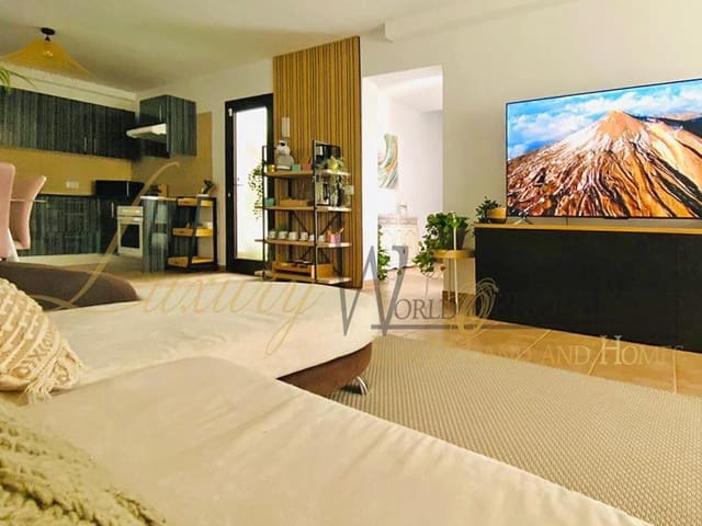 3 soveværelse Villa til salg i Tijoco Bajo, Adeje med garage - € 420.000 (Ref: 8062030)