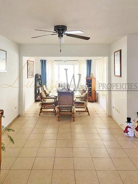4 bedroom Villa for sale in Costa Adeje with pool garage - € 680,000 (Ref: 8076922)