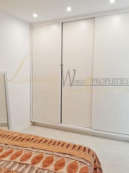 2 slaapkamer Villa te koop in Adeje met garage - € 790.000 (Ref: 8109830)