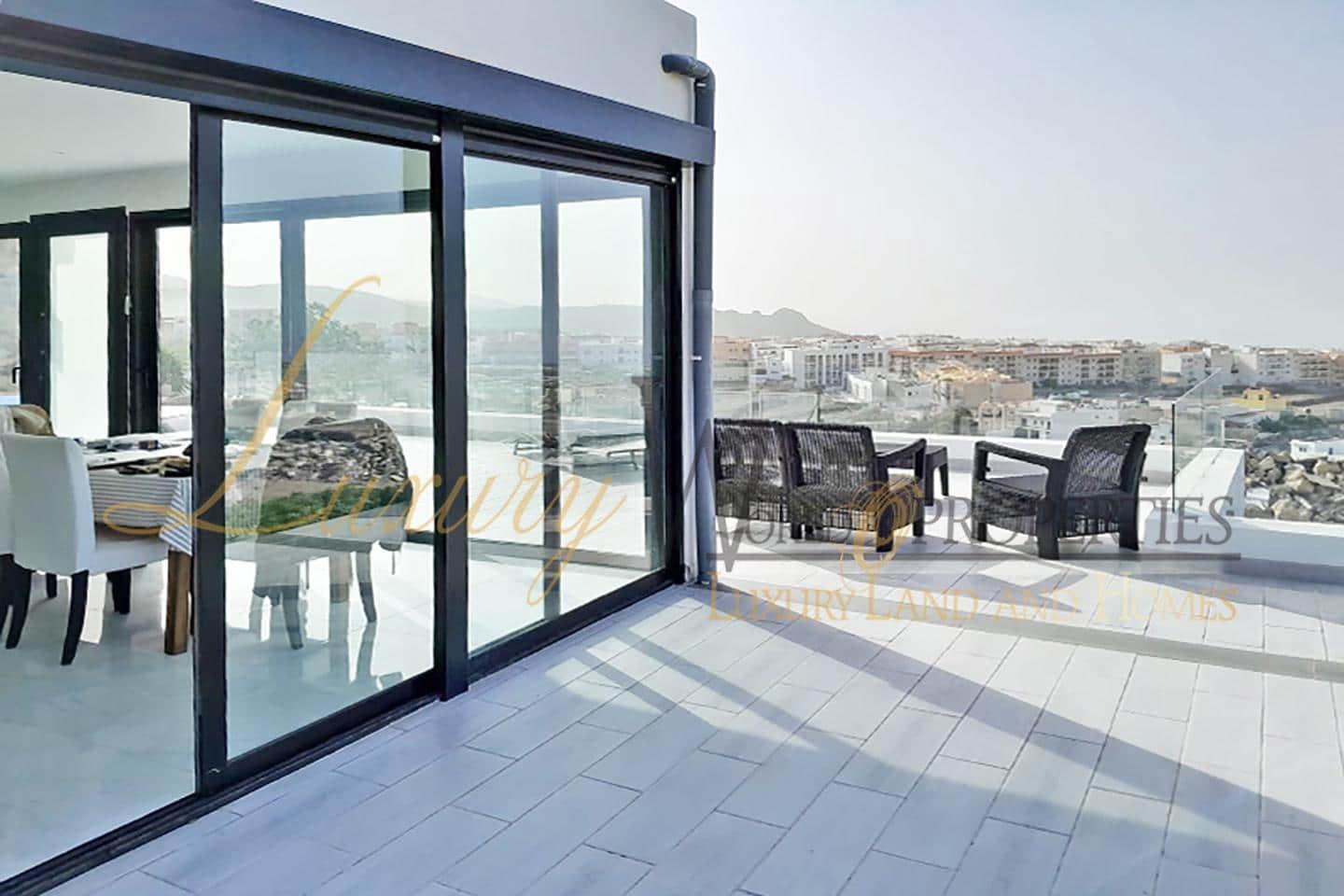 2 slaapkamer Villa te koop in Adeje met garage - € 790.000 (Ref: 8109830)