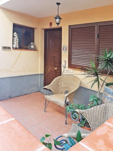 3 bedroom Villa for sale in Costa Adeje with garage - € 410,000 (Ref: 8169324)