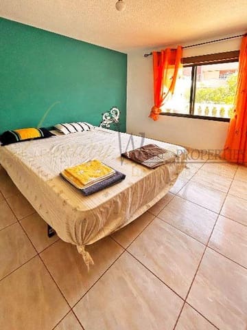 Chalet de 4 habitaciones en La Tejita, Granadilla de Abona en venta con garaje - 580.000 € (Ref: 8205666)