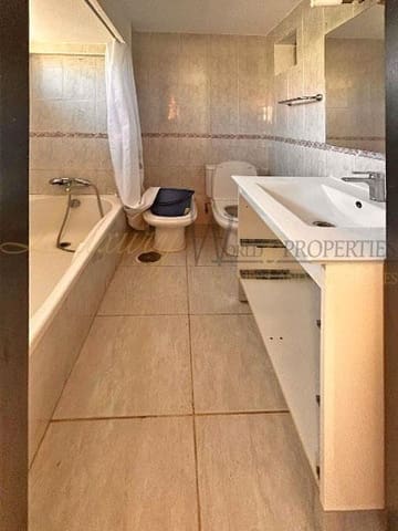 Chalet de 4 habitaciones en La Tejita, Granadilla de Abona en venta con garaje - 580.000 € (Ref: 8205666)