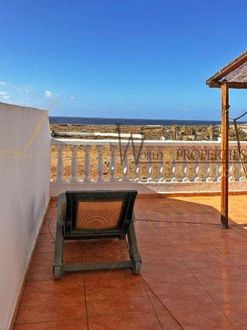 4 makuuhuone Huvila myytävänä paikassa La Tejita, Granadilla de Abona mukana 
autotalli - 580 000 € (Ref: 8205666)