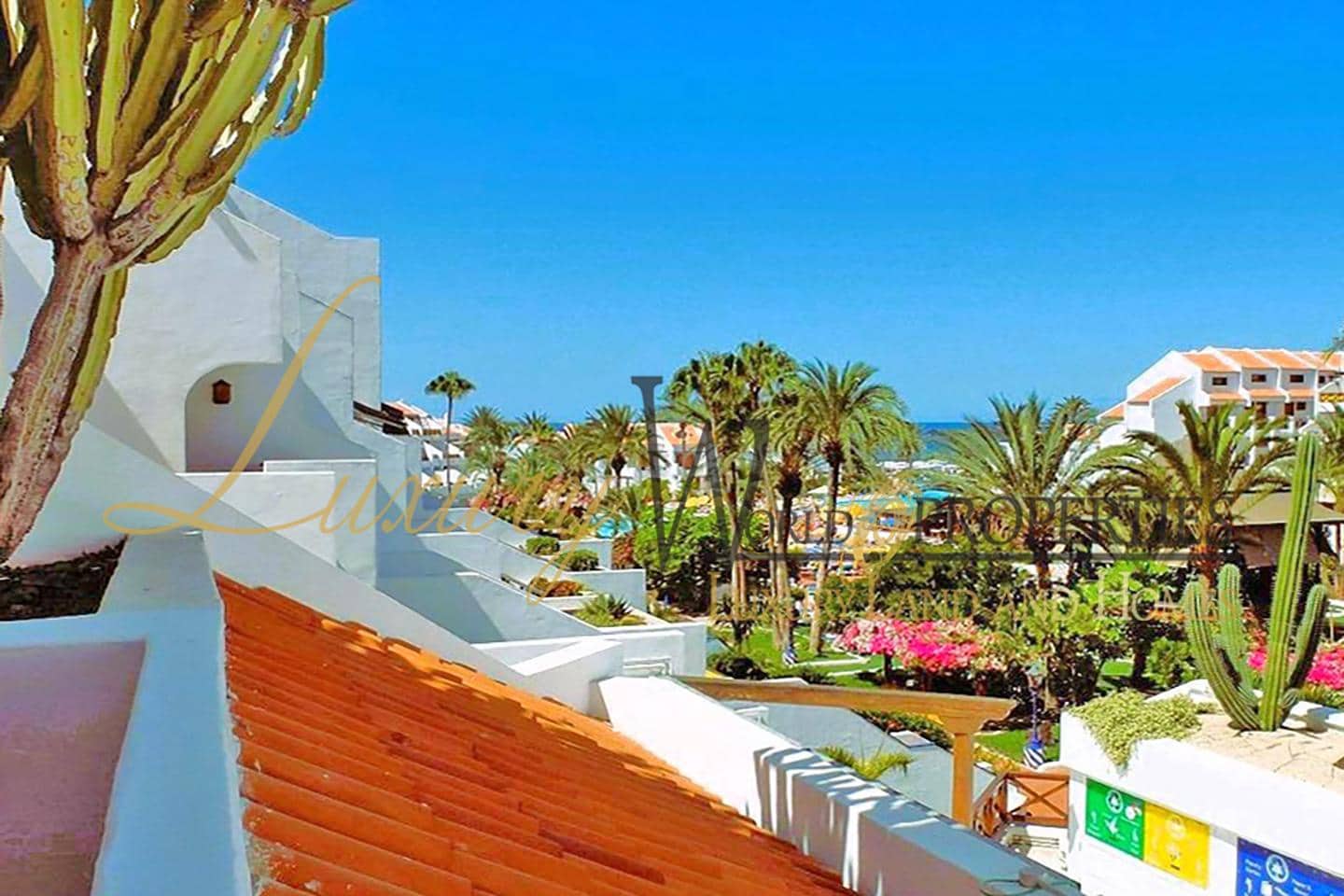 1 bedroom Flat for sale in Playa de las Americas with pool - € 435,000 (Ref: 8210053)