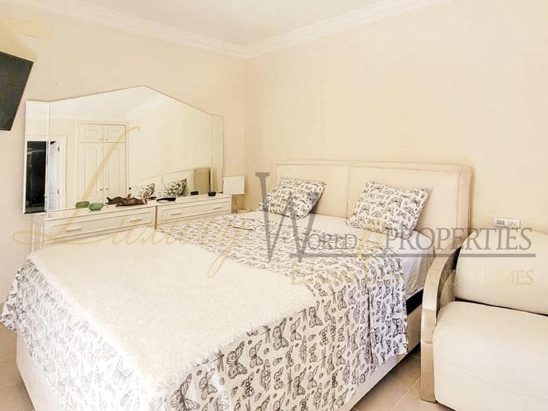 2 soverom Leilighet til salgs i Costa Adeje med svømmebasseng garasje - € 790 000 (Ref: 8218091)