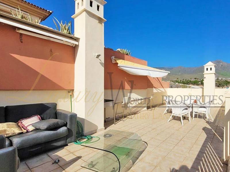 2 soverom Leilighet til salgs i Costa Adeje med svømmebasseng garasje - € 790 000 (Ref: 8218091)
