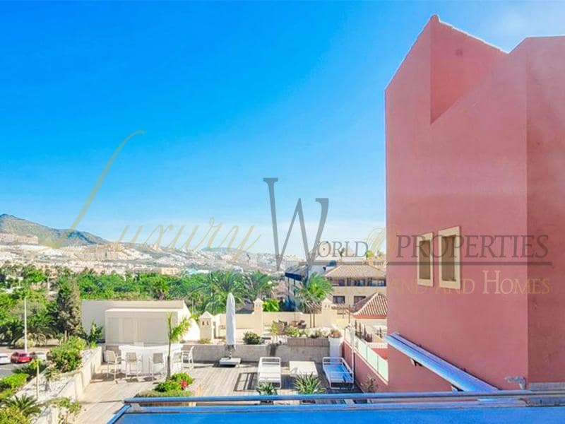 2 soverom Leilighet til salgs i Costa Adeje med svømmebasseng garasje - € 790 000 (Ref: 8218091)