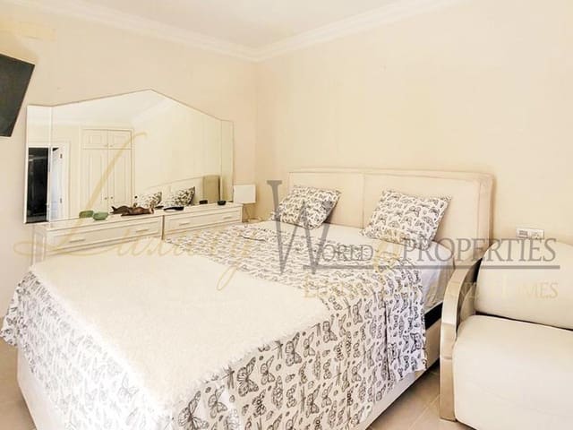 2 soveværelse Lejlighed til salg i Playa del Duque, Adeje med swimmingpool garage - € 790.000 (Ref: 8218091)