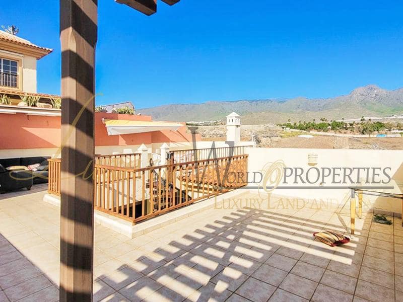 2 soverom Leilighet til salgs i Costa Adeje med svømmebasseng garasje - € 790 000 (Ref: 8218091)