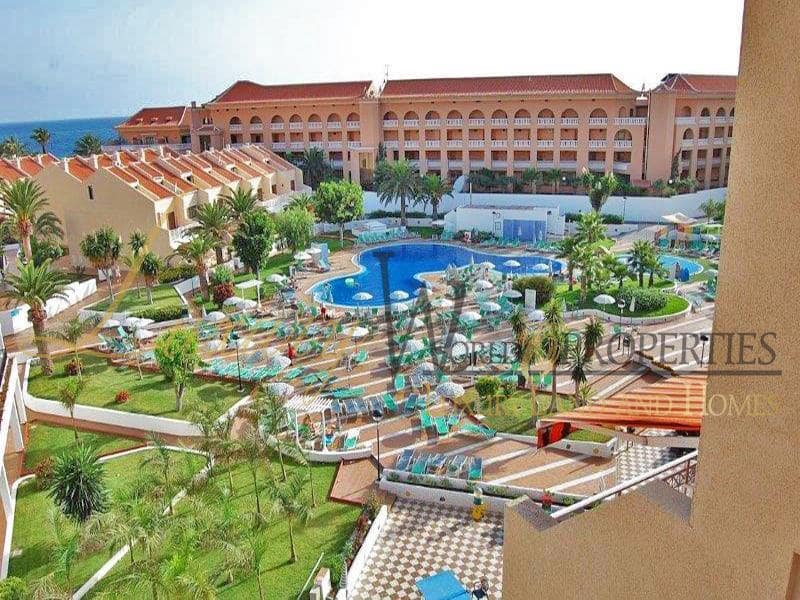 2 slaapkamer Flat te koop in Playa de las Americas met zwembad - € 550.000 (Ref: 8249411)