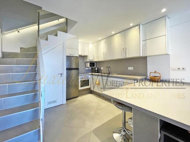 2 slaapkamer Flat te koop in Playa de las Americas, Arona met zwembad - € 550.000 (Ref: 8249411)