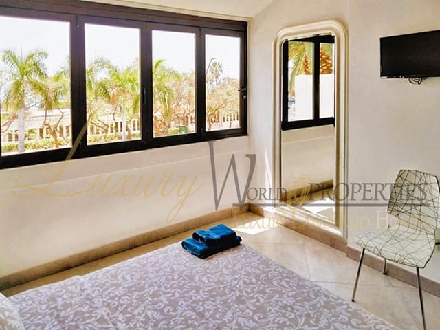 Piso de 2 habitaciones en Los Cristianos, Arona en venta - 780.000 € (Ref: 8254781)