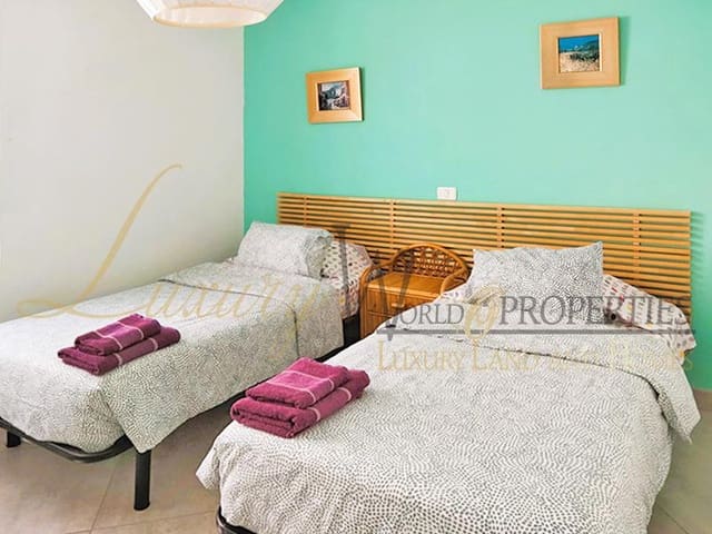 Piso de 2 habitaciones en Los Cristianos, Arona en venta - 780.000 € (Ref: 8254781)