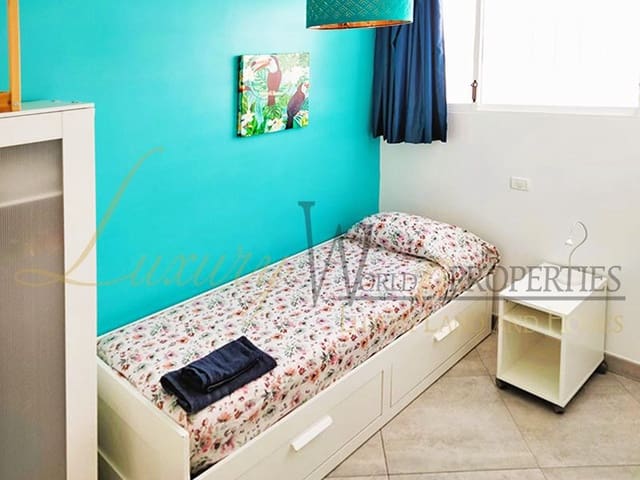 Piso de 2 habitaciones en Los Cristianos, Arona en venta - 780.000 € (Ref: 8254781)