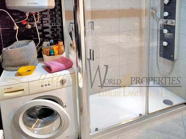 Piso de 2 habitaciones en Los Cristianos, Arona en venta - 780.000 € (Ref: 8254781)