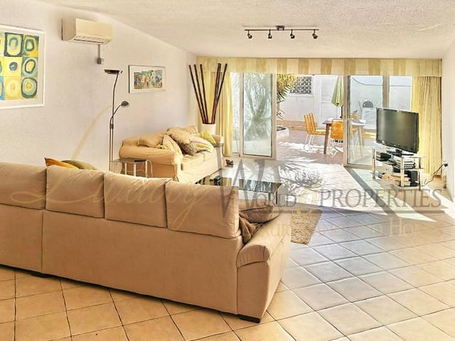 2 soveværelse Villa til salg i Playa de las Americas, Arona med swimmingpool - € 795.000 (Ref: 8288462)