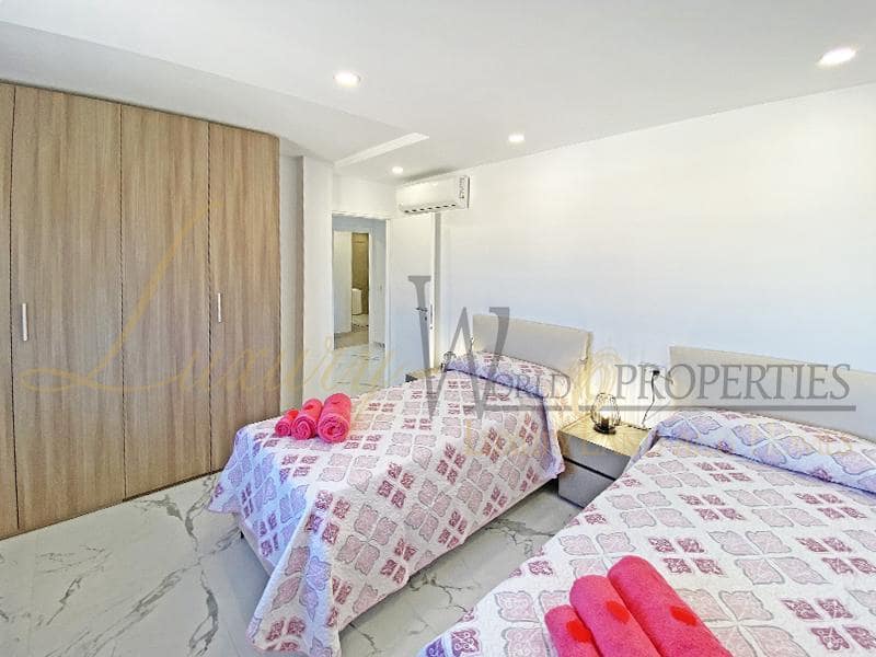 4 soveværelse Villa til salg i Adeje med garage - € 490.000 (Ref: 8303691)