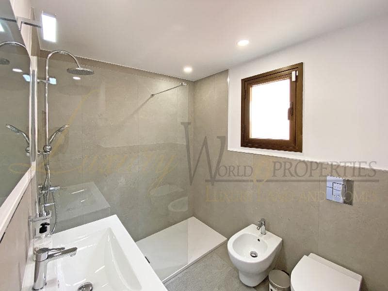 4 soveværelse Villa til salg i Adeje med garage - € 490.000 (Ref: 8303691)