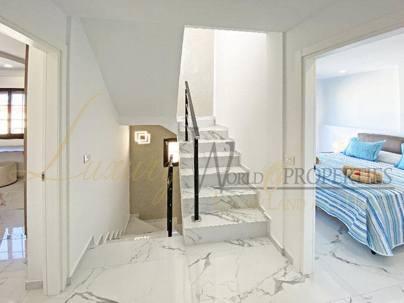 4 soveværelse Villa til salg i Adeje med garage - € 490.000 (Ref: 8303691)