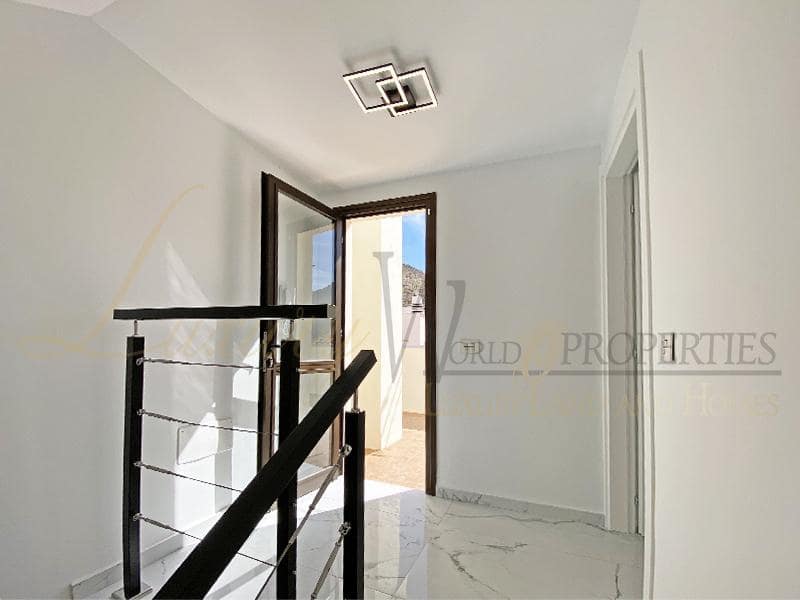 4 soveværelse Villa til salg i Adeje med garage - € 490.000 (Ref: 8303691)