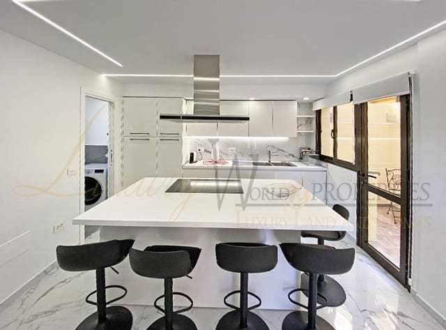 4 soveværelse Villa til salg i Fañabé - Ifonche y Benítez, Adeje med garage - € 490.000 (Ref: 8303691)