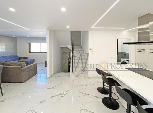 4 soveværelse Villa til salg i Fañabé - Ifonche y Benítez, Adeje med garage - € 490.000 (Ref: 8303691)