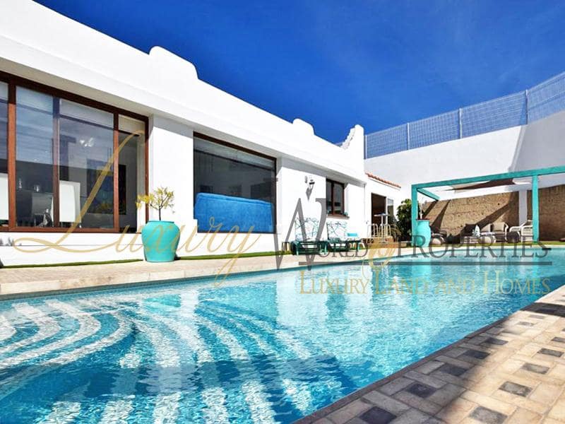9 bedroom Villa for sale in Cabo Blanco with pool - € 1,500,000 (Ref: 8341910)