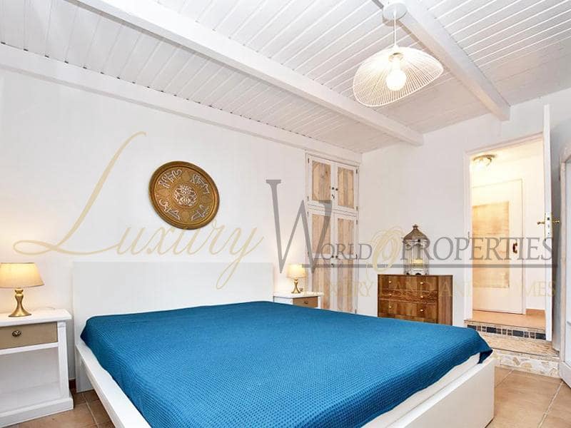 9 bedroom Villa for sale in Cabo Blanco with pool - € 1,500,000 (Ref: 8341910)