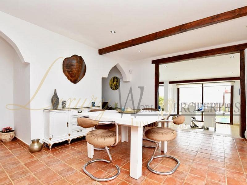 9 bedroom Villa for sale in Cabo Blanco with pool - € 1,500,000 (Ref: 8341910)