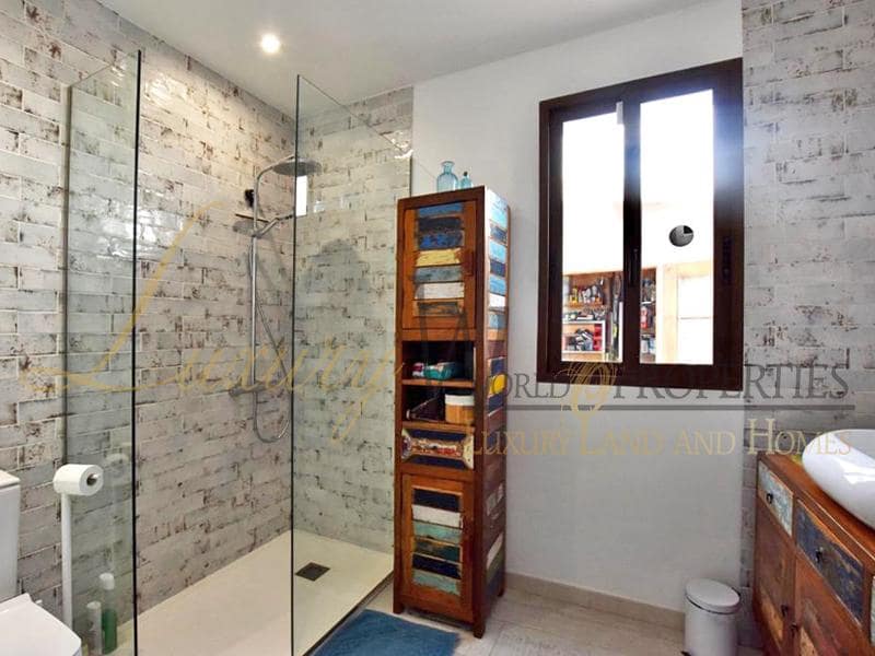 9 bedroom Villa for sale in Cabo Blanco with pool - € 1,500,000 (Ref: 8341910)
