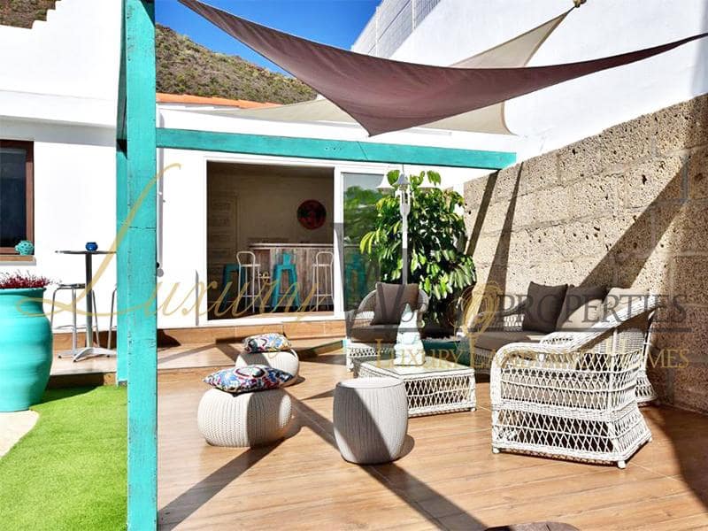 9 bedroom Villa for sale in Cabo Blanco with pool - € 1,500,000 (Ref: 8341910)