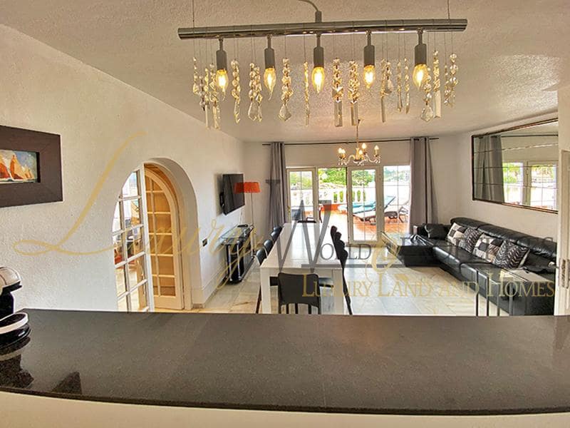 3 soverom Villa til salgs i Costa Adeje med svømmebasseng - € 885 000 (Ref: 8371958)