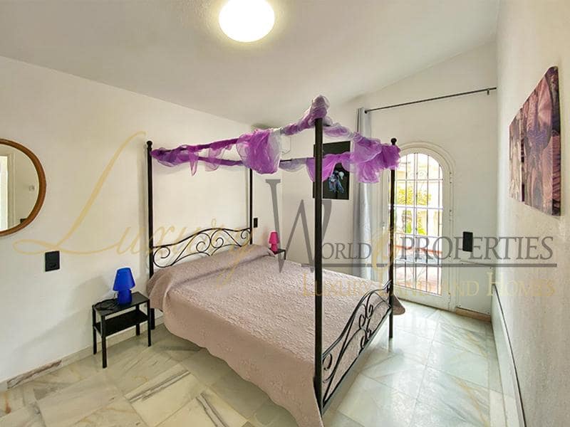 3 soverom Villa til salgs i Costa Adeje med svømmebasseng - € 885 000 (Ref: 8371958)